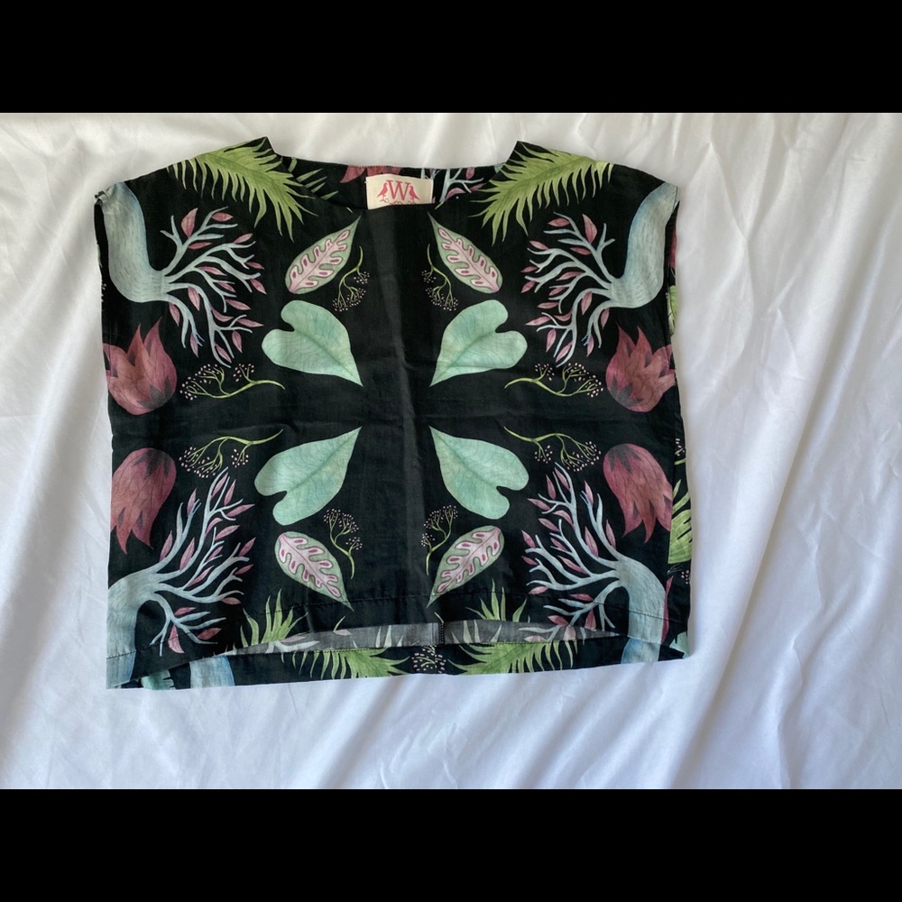 La Casita de Wendy Spanish indie brand crop top